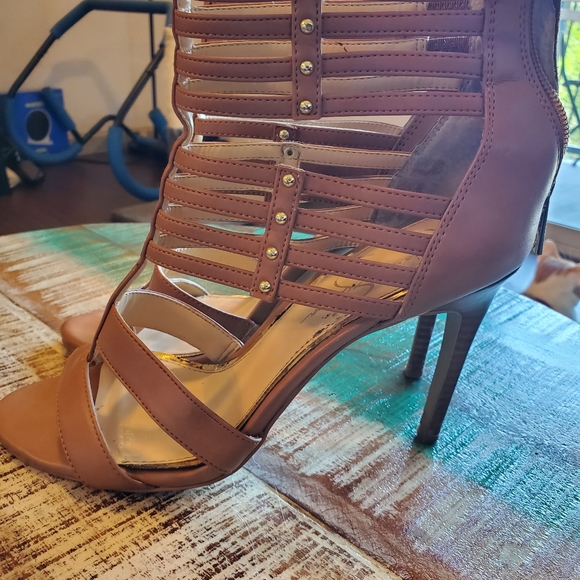 Shoes heels - Picture 3 of 6